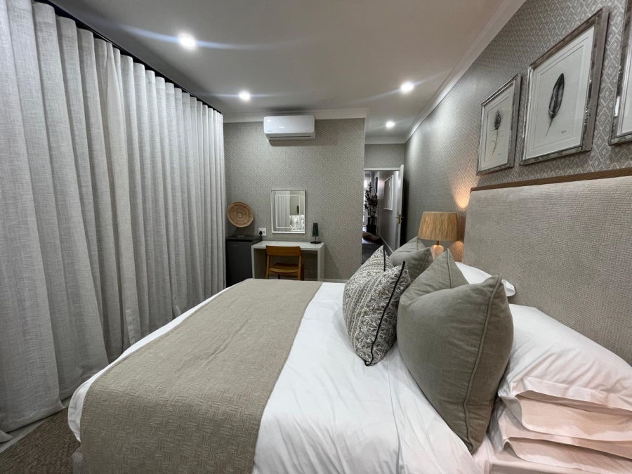 4 Bedroom Property for Sale in Oranjezicht Western Cape